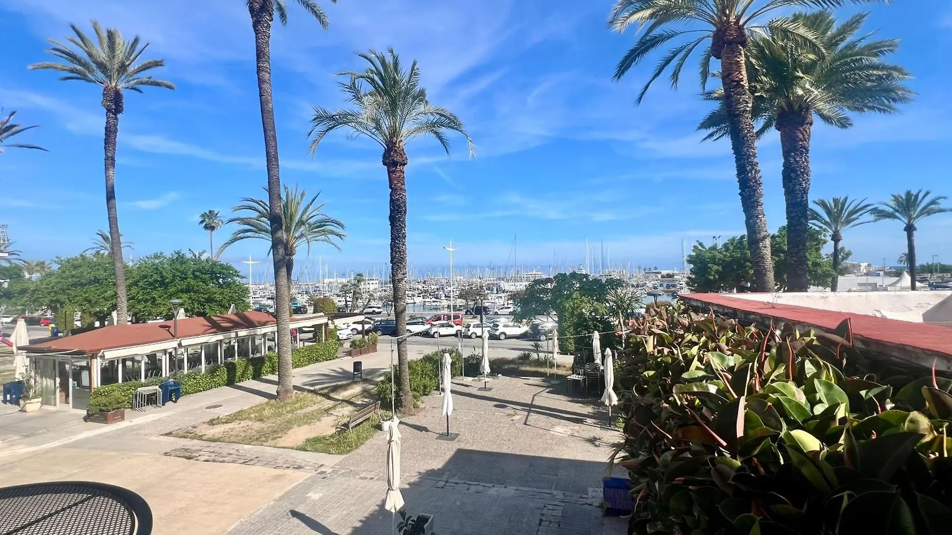 Apartment Entire Flat First Beach Line - Sea Views - Vilanova I Geltru Vilanova i la Geltru